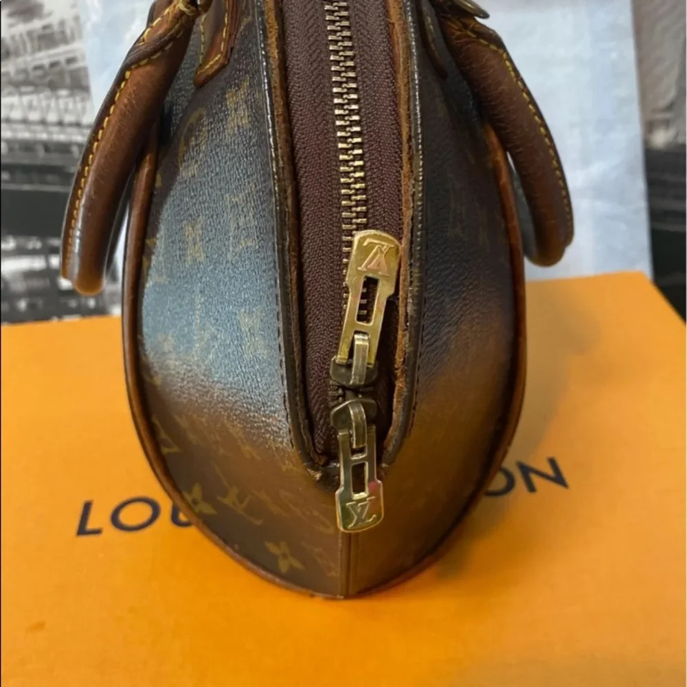 Authentic Louis Vuitton Monogram Ellipse Tote Handbag - Picture 9 of 14